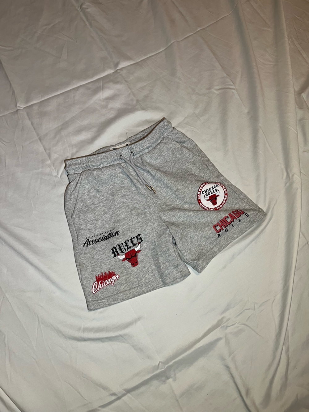 Chicago Bulls Gray Athletic Fleece Men’s Shorts